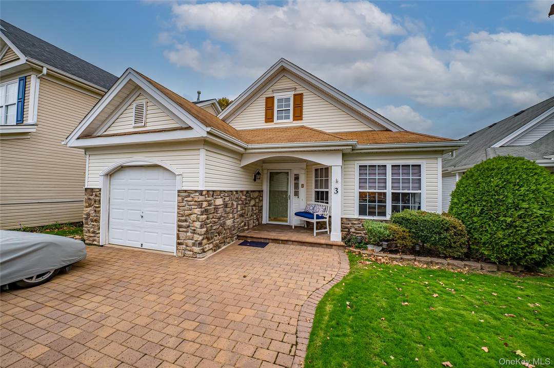 Beautifully updated 2 bedroom, 2 bath condo located in a highly sought after development offering incredible amenities.