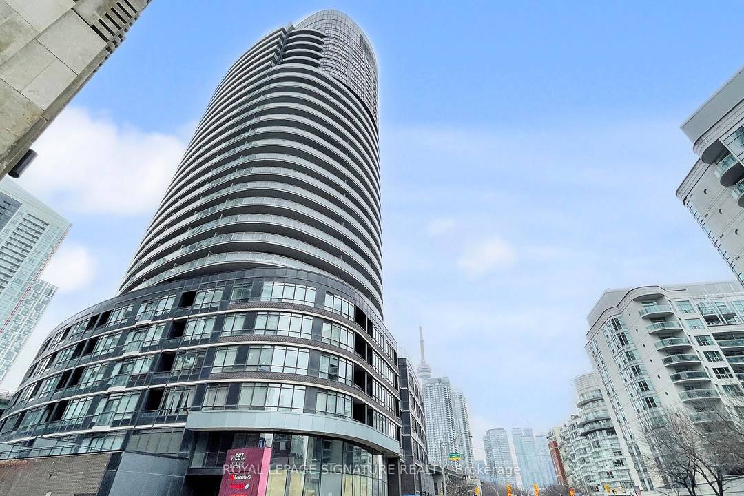 Large Furnished 3 Bedroom Townhouse in the Centre of downtown, Close to everything.