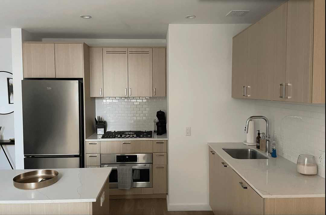 Luxury Lease Assignment at 266 West 96th Street Upper West Side Unit 1702 Not Available Through Leasing Office Experience elevated living in this beautifully designed 1 bedroom, 1 bathroom residence ...