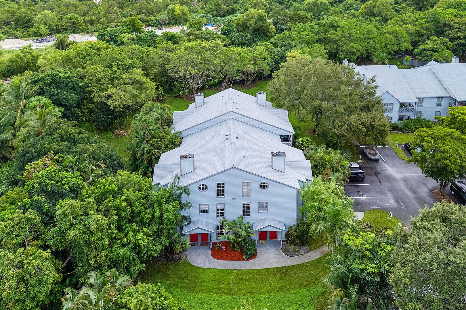 Heatherwood is a community of 80 condominium units located in the heart of Boca Raton, FL.