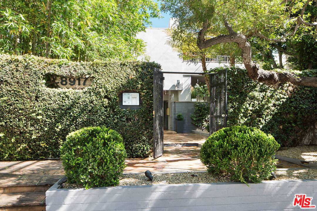 8911 Cynthia St 2BR Sunset Strip La