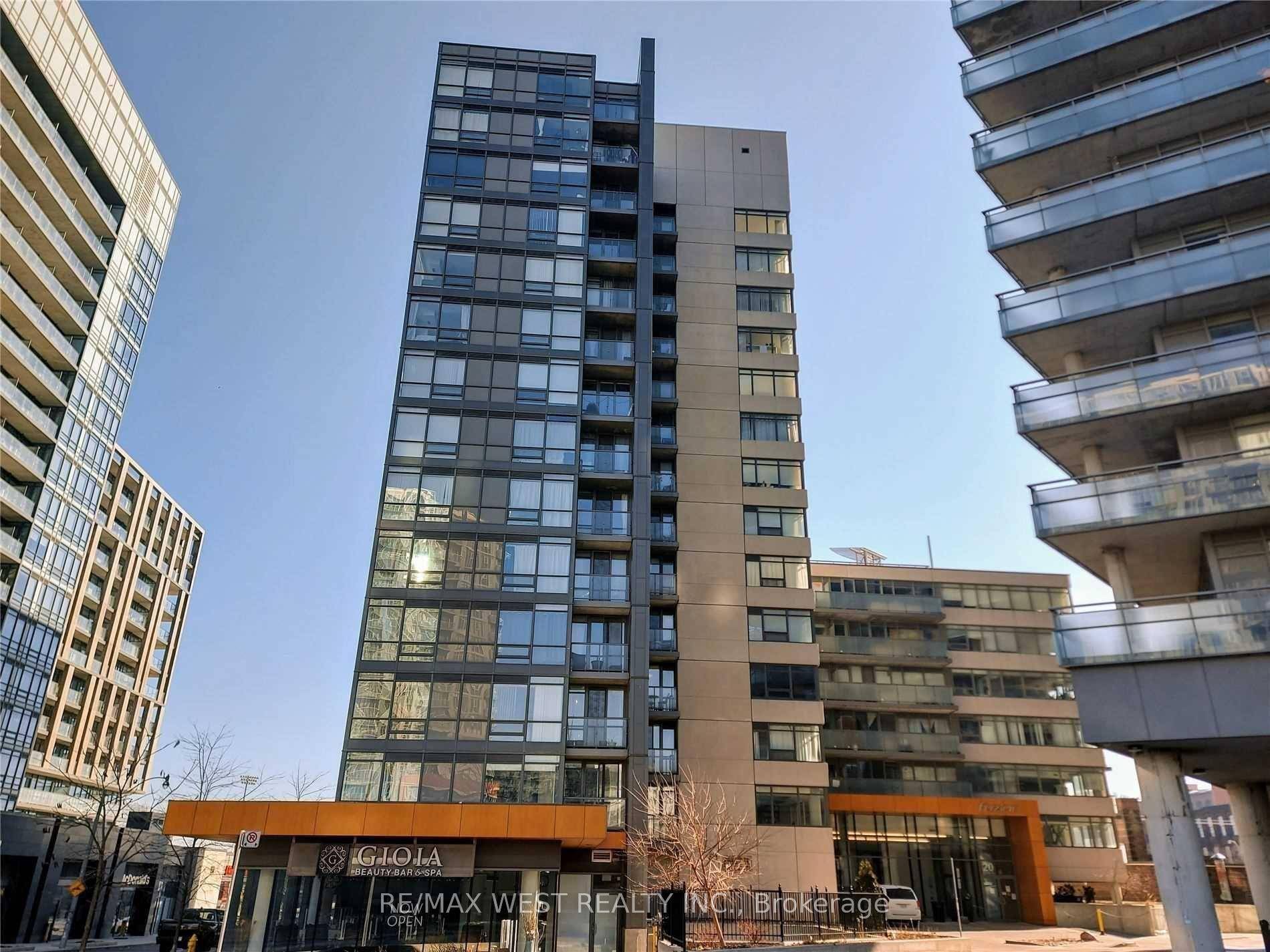 Live The Downtown Lifestyle !