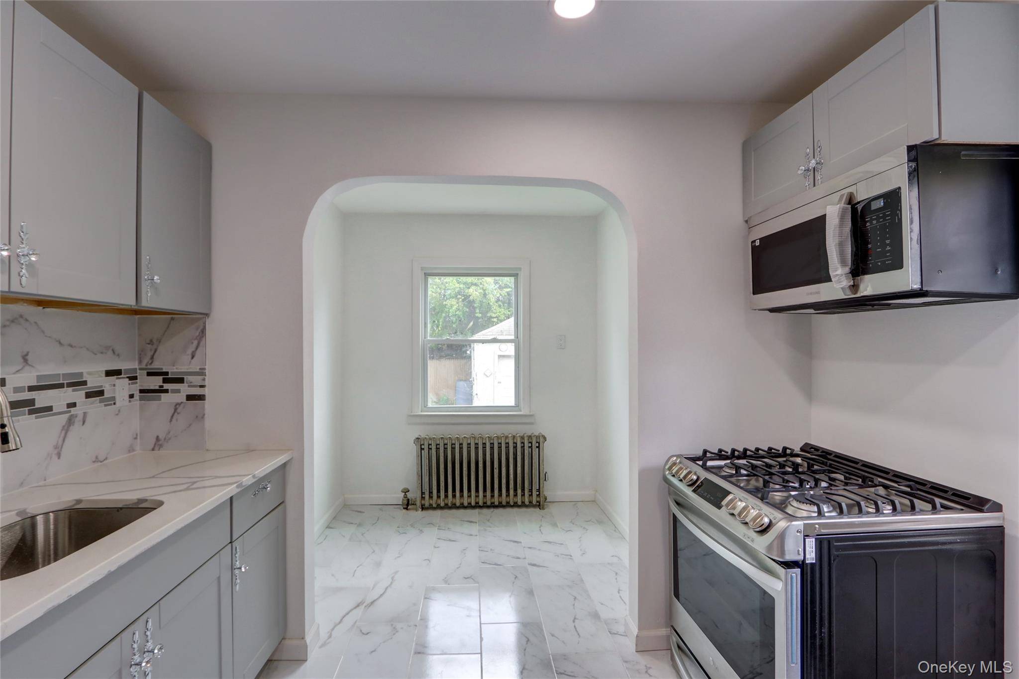 LOOKING FOR YOUR PLACE TO CALL HOME IN LAURELTON, QUEENS ?