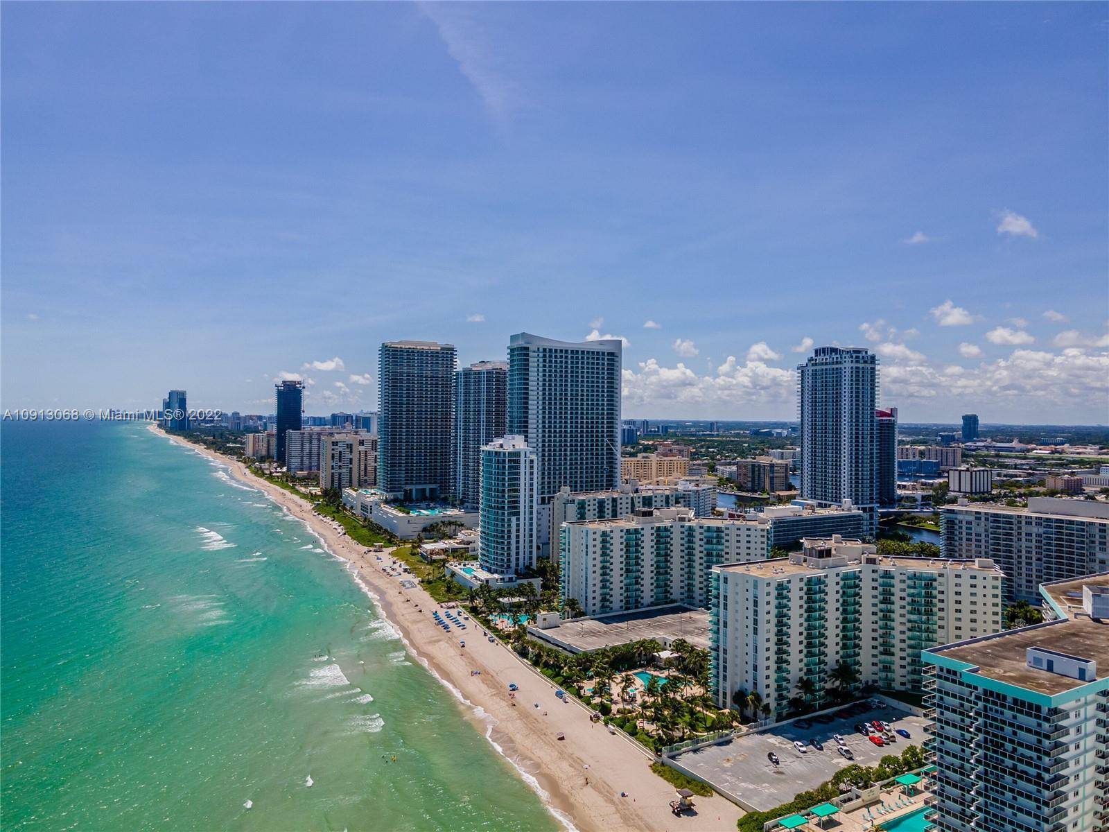BEACHFRONT LIVING IN THE TIDES ON HOLLYWOOD BEACH !