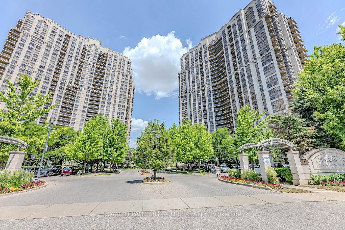 Stunning 2 Bedroom Separate Large Den can be used as a 3rd Bedroom, Home office, Baby room, etc, 2 Full bathrooms.