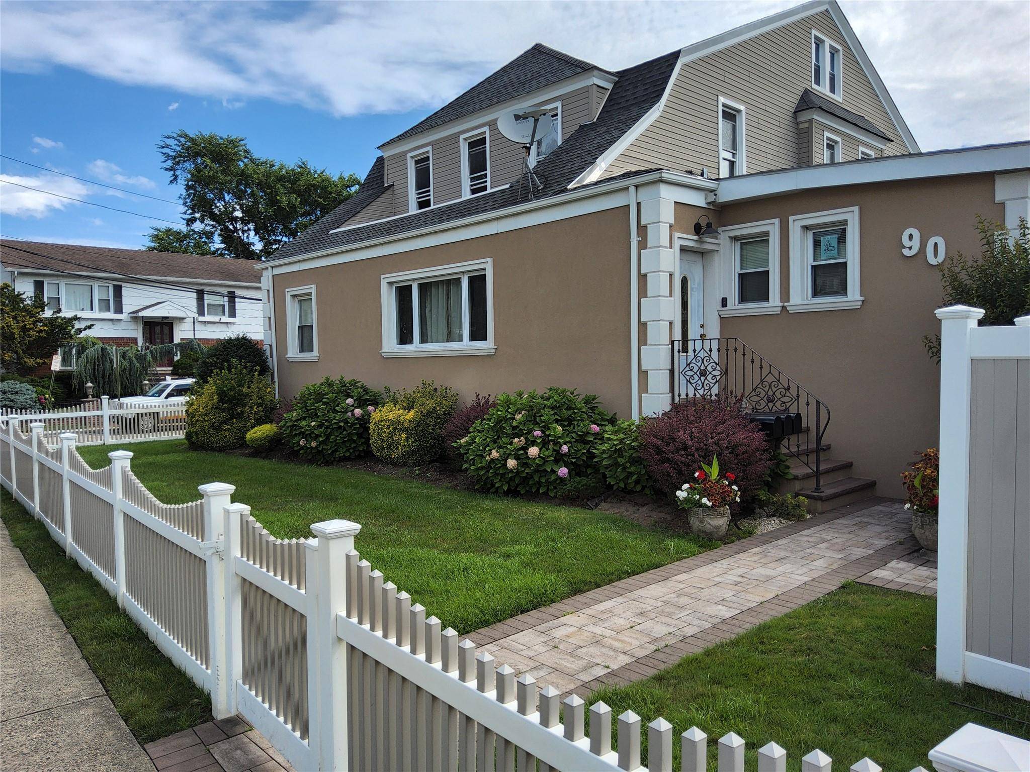 Spacious 3 Bedroom Rental in Lynbrook School District 20 located on the second floor of a private home.