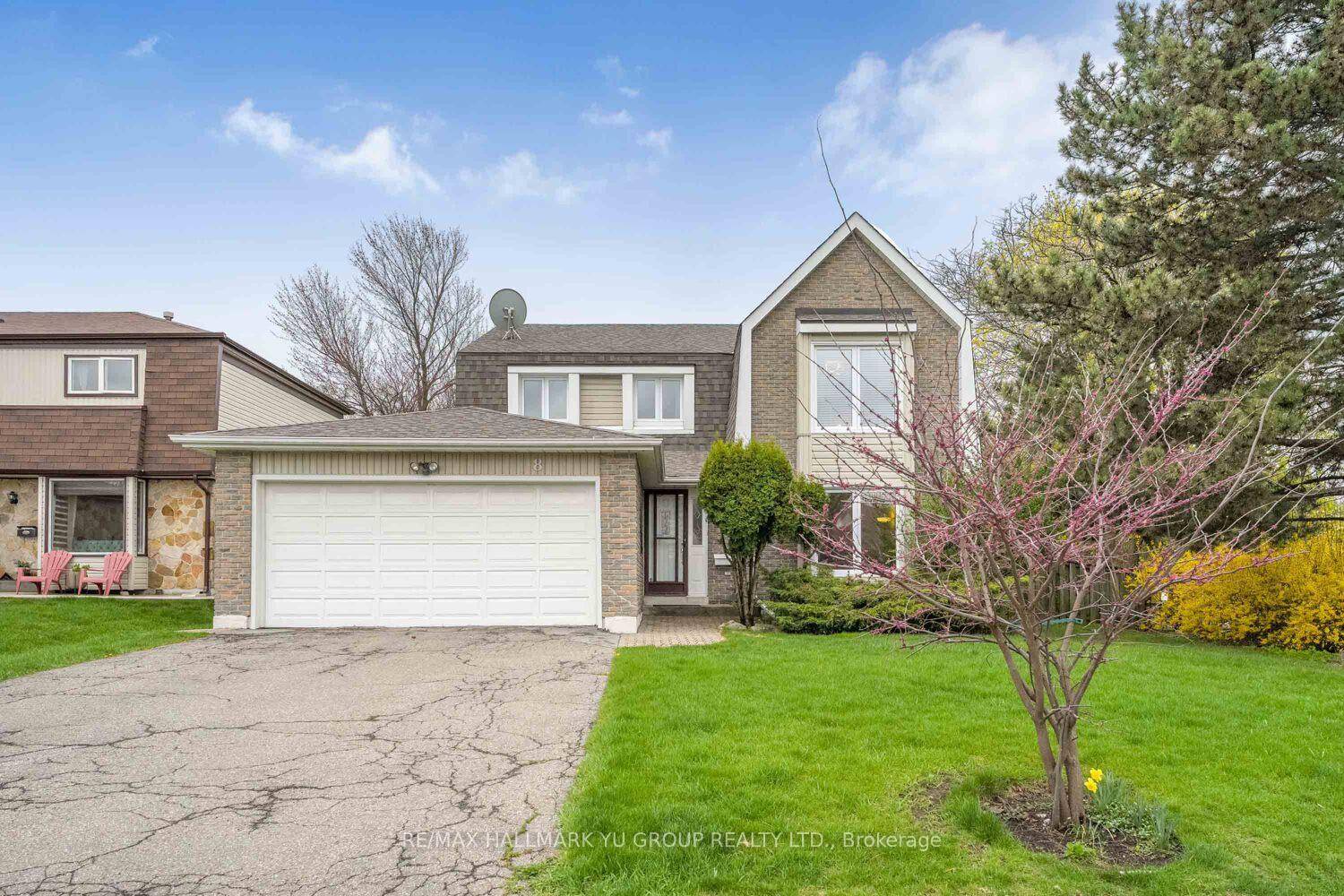 Rarely offered 4 bedroom, Updated, detached home on a premium pie shaped corner lot with an 81 ft wide rear in Brampton's highly sought after M Section !