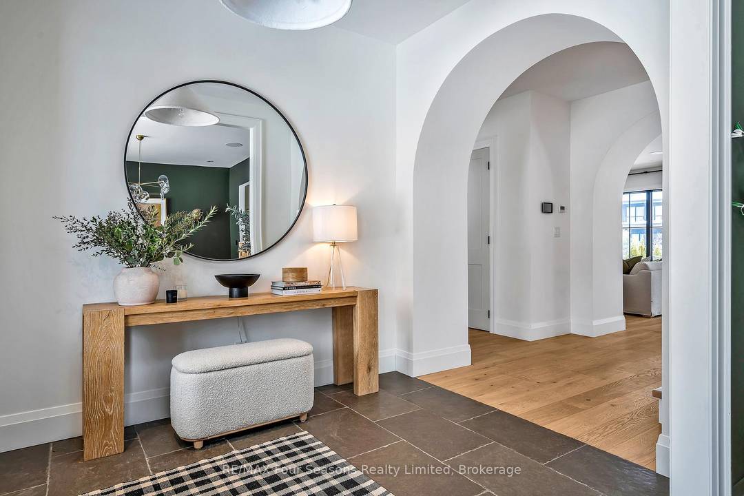 SPECTACULAR CUSTOM BUILT HOME STEPS FROM CRAIGLEITH SKI CLUB amp ; GEORGIAN BAY This stunning 5 bed, 5 bath home offers 4, 000 sq.