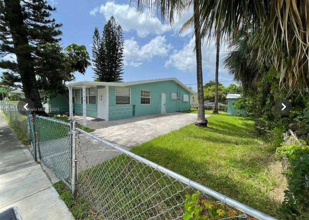 Discover a cozy single family home in the heart of Fort Lauderdale s 33311 zip code.