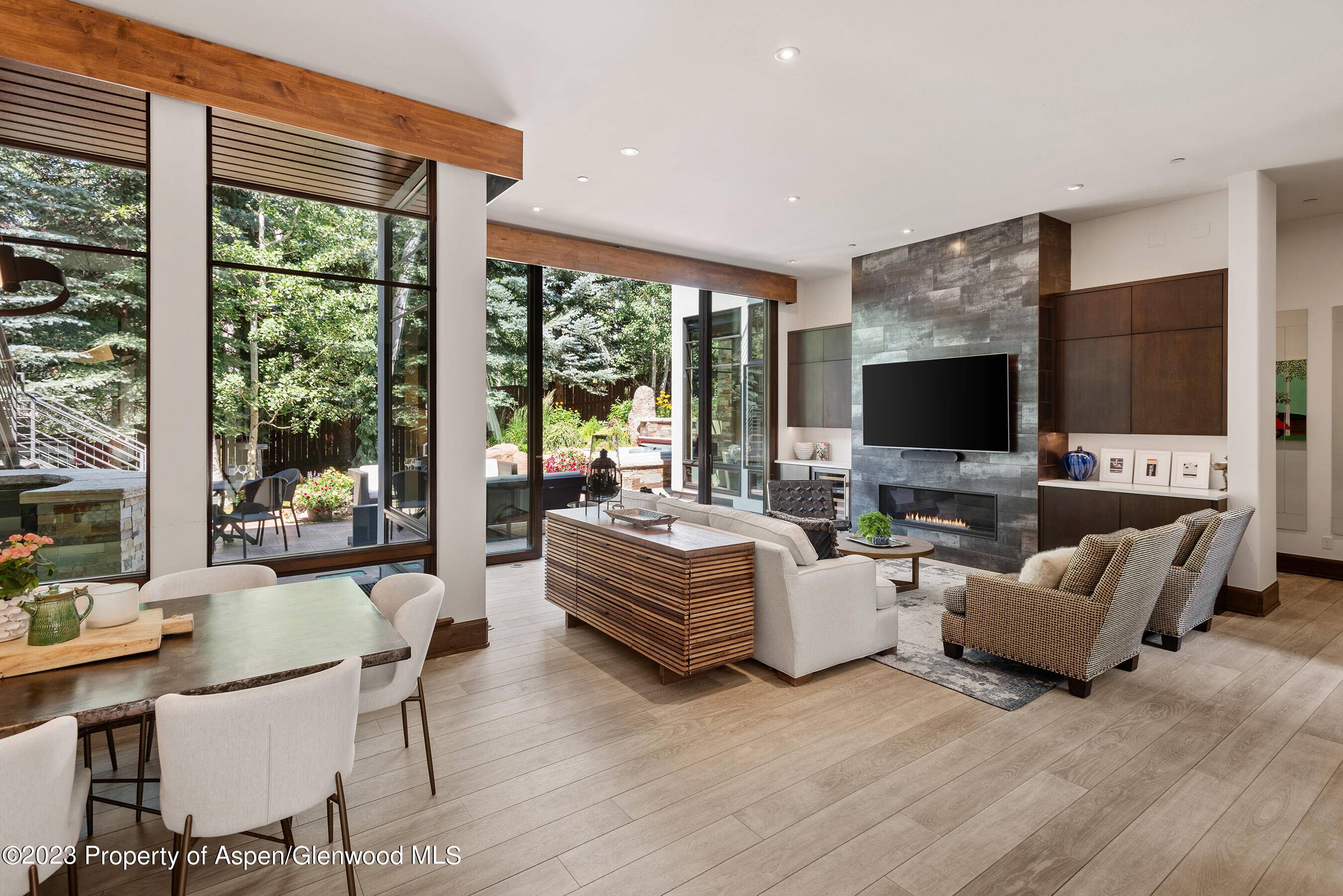 Modern 5 bedroom residence offering privacy and convenience.