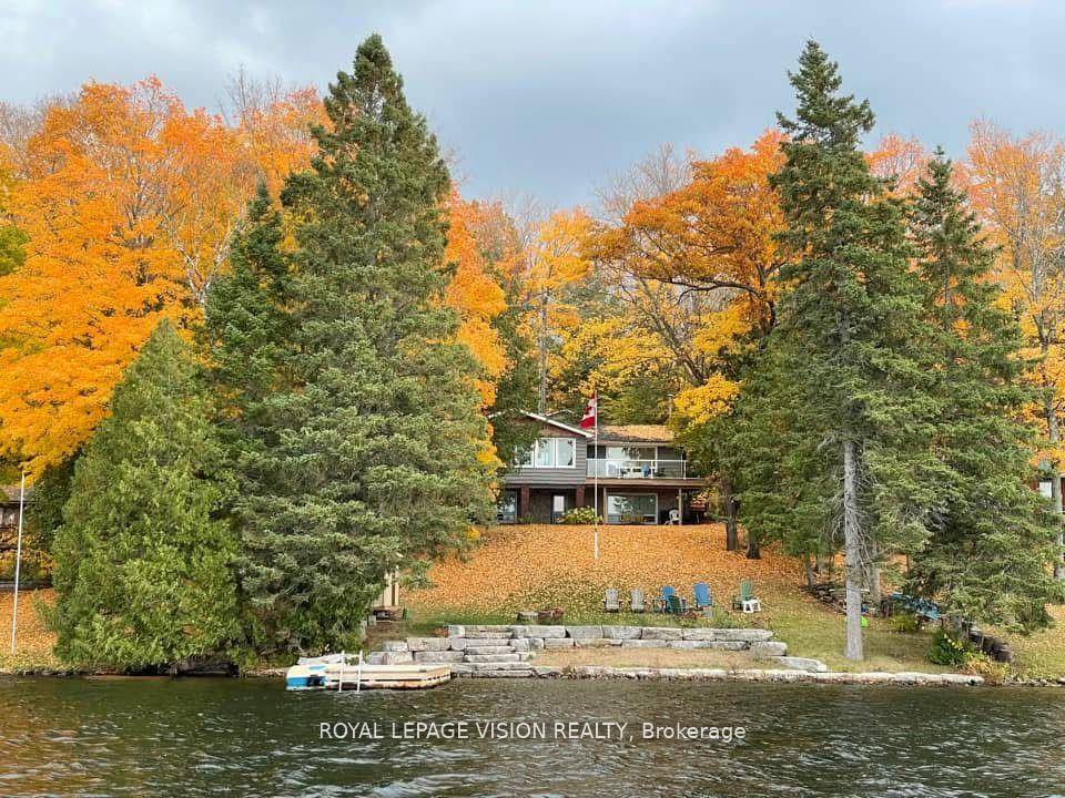 Welcome to your dream waterfront escape on stunning Balsam Lake in the heart of the Kawartha Lakes, under 2 hours from Toronto !