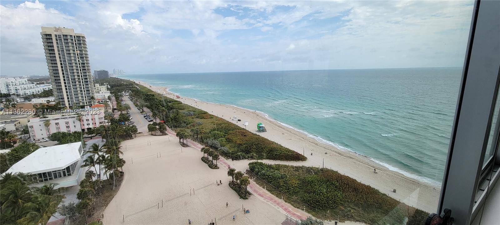 Available June 1st, 2023 Magnificent views are yours to enjoy in this 2 bed 2 bath unit !