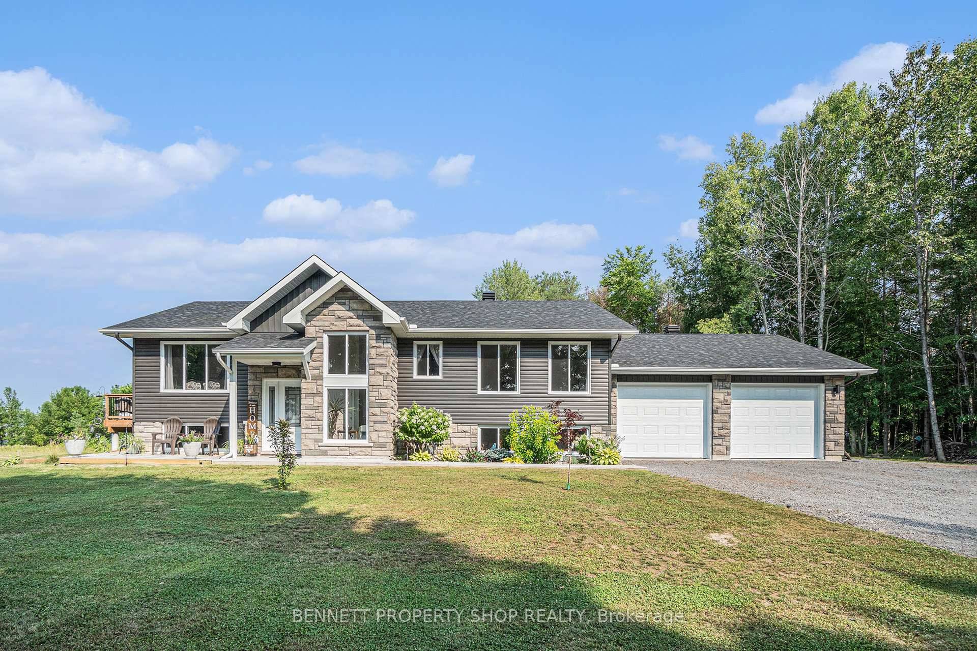 This Stunning Custom Built 3 Bedroom Hi Ranch is located very close to the Ottawa River on a paved road minutes from Renfrew.
