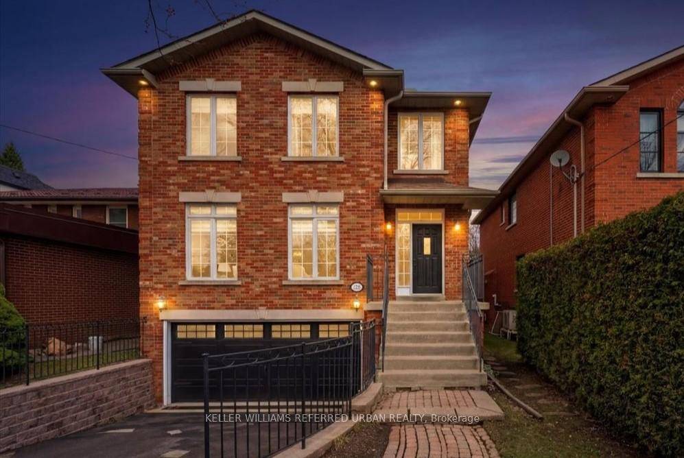 Home Sweet Home Perfectly set on a quiet friendly low traffic street steps to everything in the Heart of Yonge amp ; Sheppard !