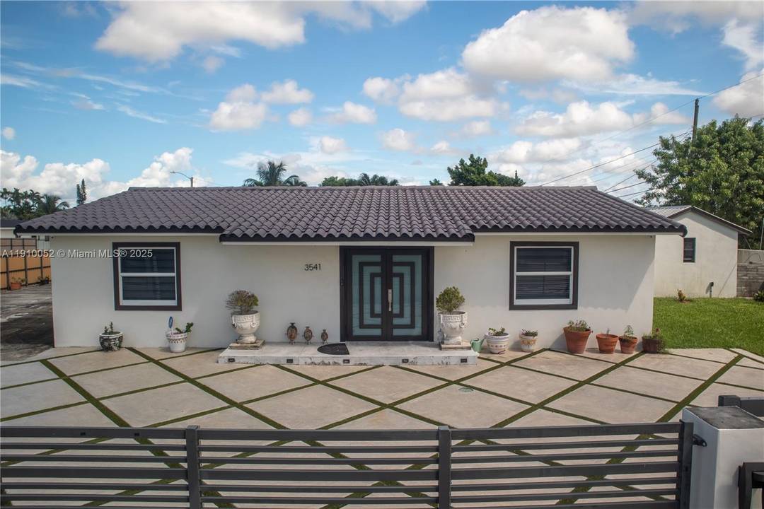 Beautifully updated home in the heart of Westchester !