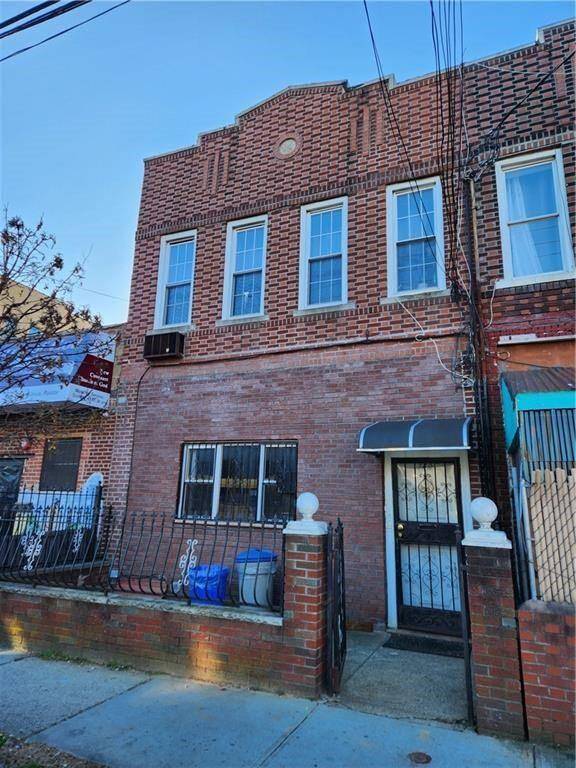 3 Family Brick Investment in East Flatbush High Income amp ; Development Upside Outstanding investment opportunity in the desirable East Flatbush section of Brooklyn.