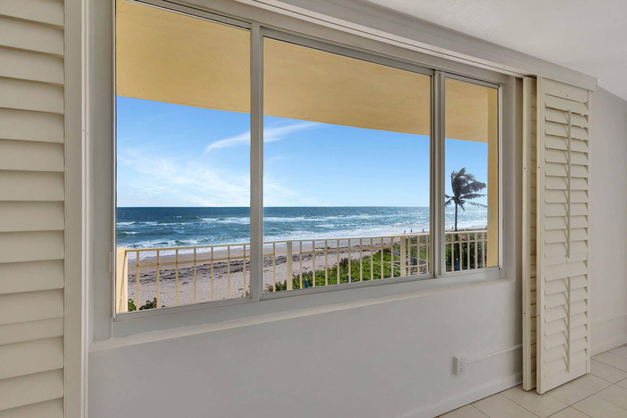 This beautiful, direct oceanfront condo has spectacular views and ready for YOU !