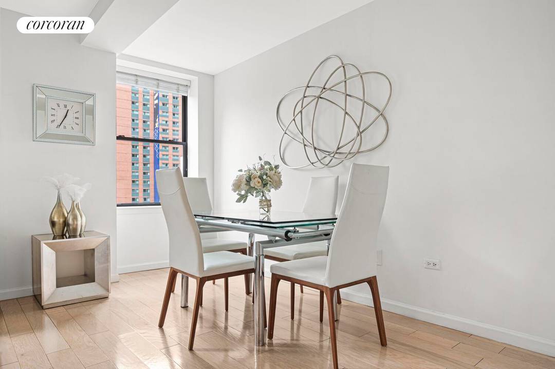 Beautiful, Sunny Fully Renovated and Large 1 Bedroom with Office, on a high floor of a Luxury Midtown Condominium An Ideal Midtown Home Pied à Terre or Investment Opportunity.