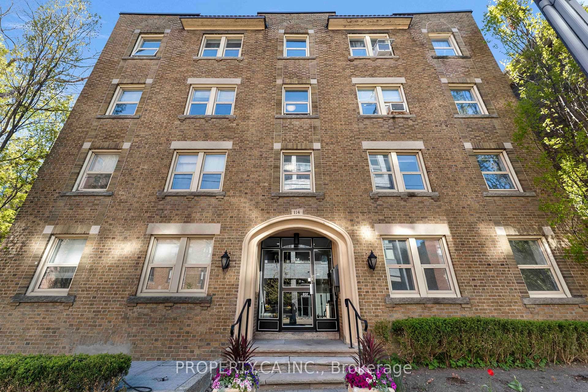 Charming New York Style Brownstone in Forest Hill South !