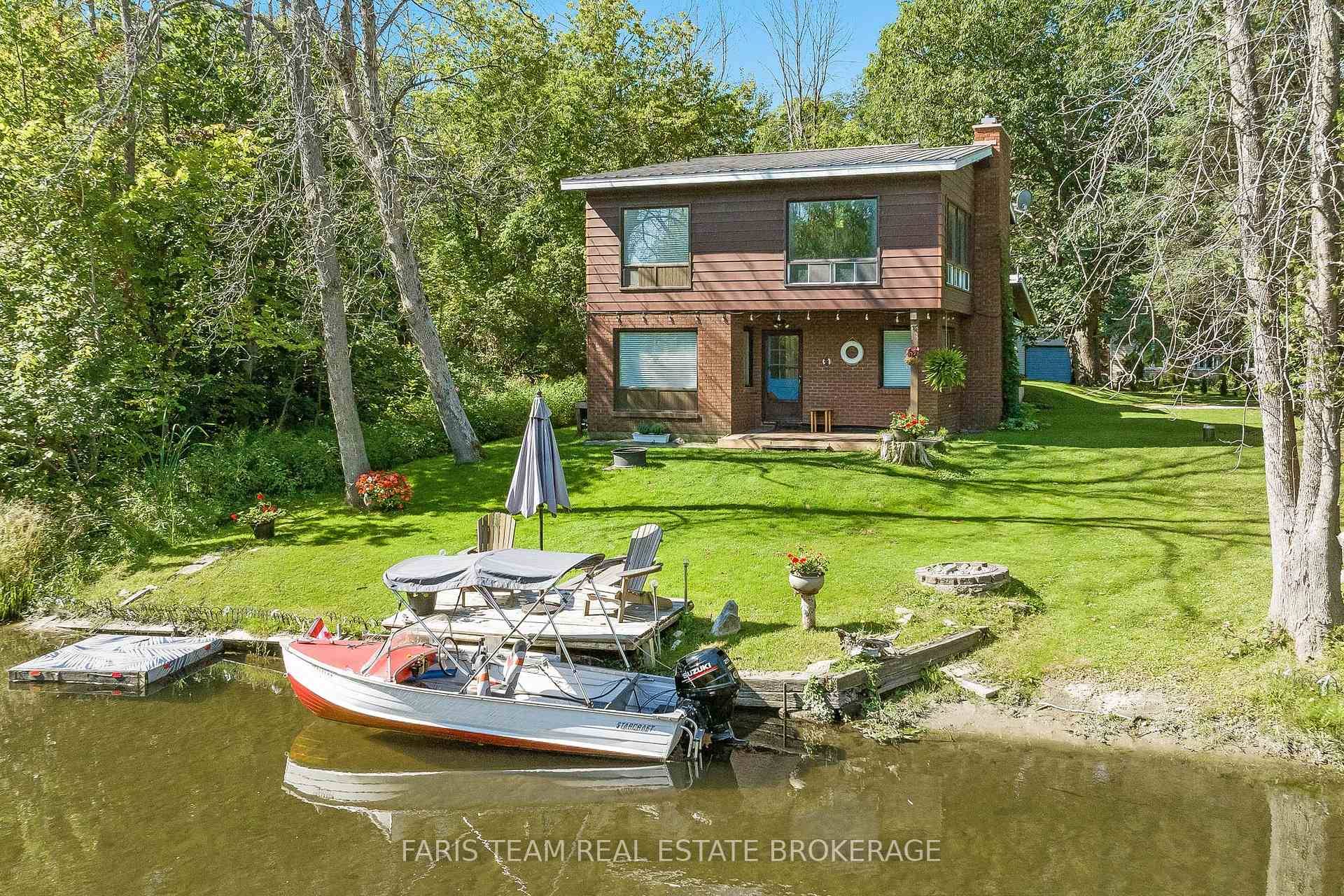 Top 5 Reasons You Will Love This Home 1 Recreation and entertainers dream being on the Sturgeon River, offering excellent fishing and easy access to Georgian Bay, with the added ...