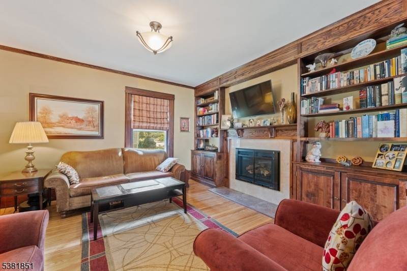 Meticulously maintained and updated by long time owners !