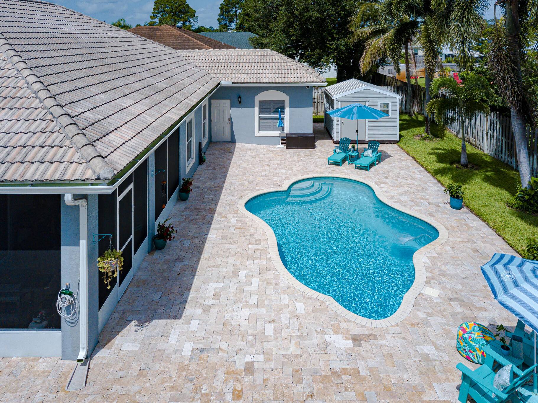 NO HOA ! Spectacular Saltwater Pool Home on Oversized Corner Lot.