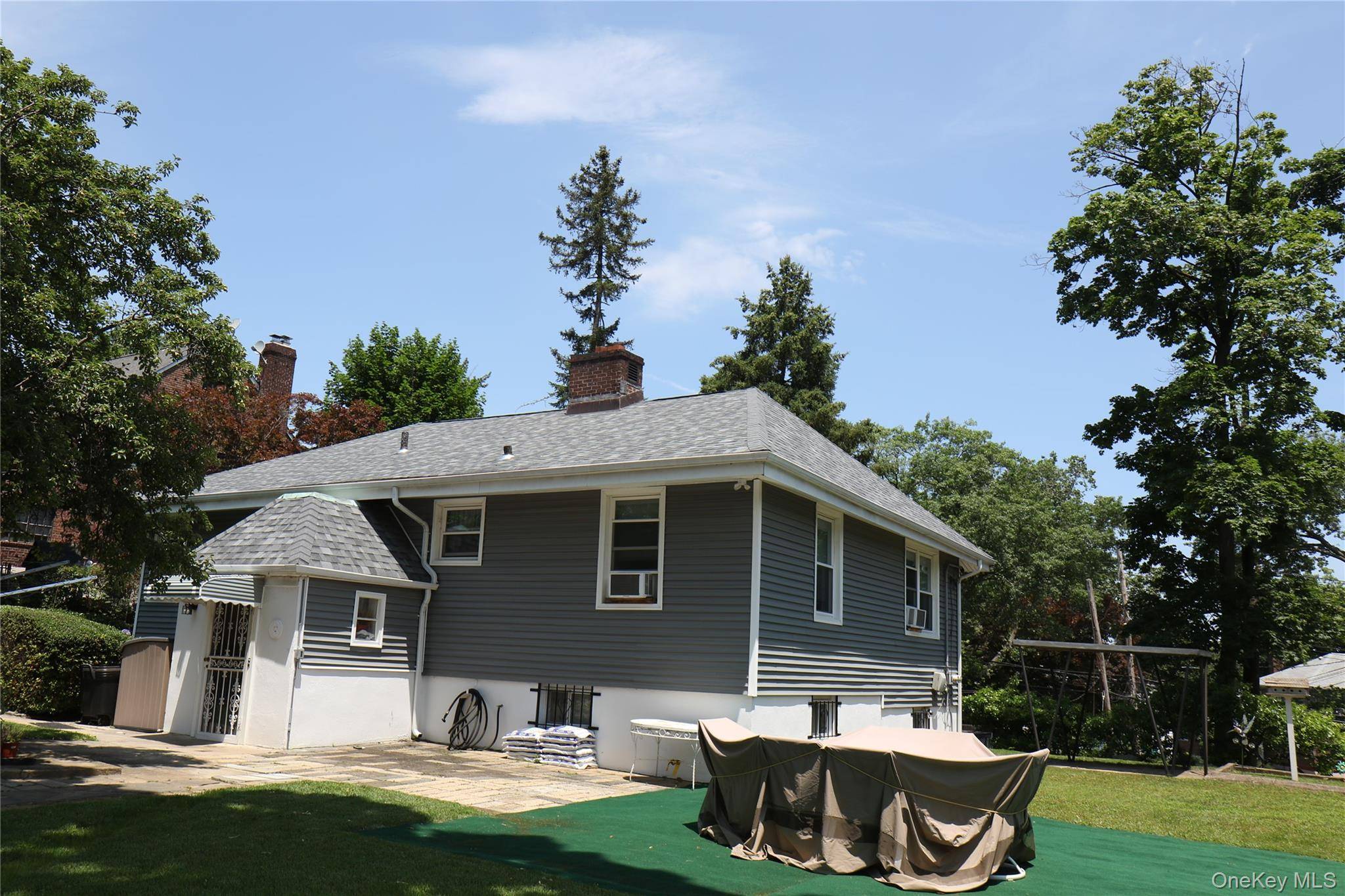 Charming Home for Sale in Yonkers Your Dream Awaits !