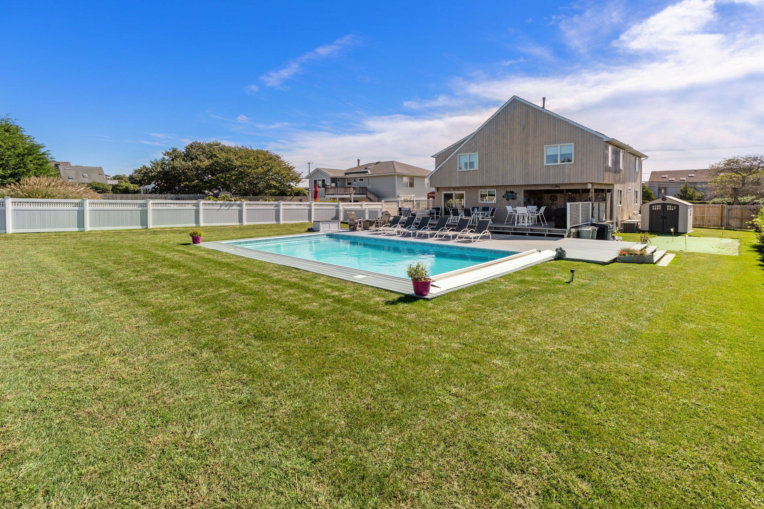 Montauk Home close to Beach & Village!