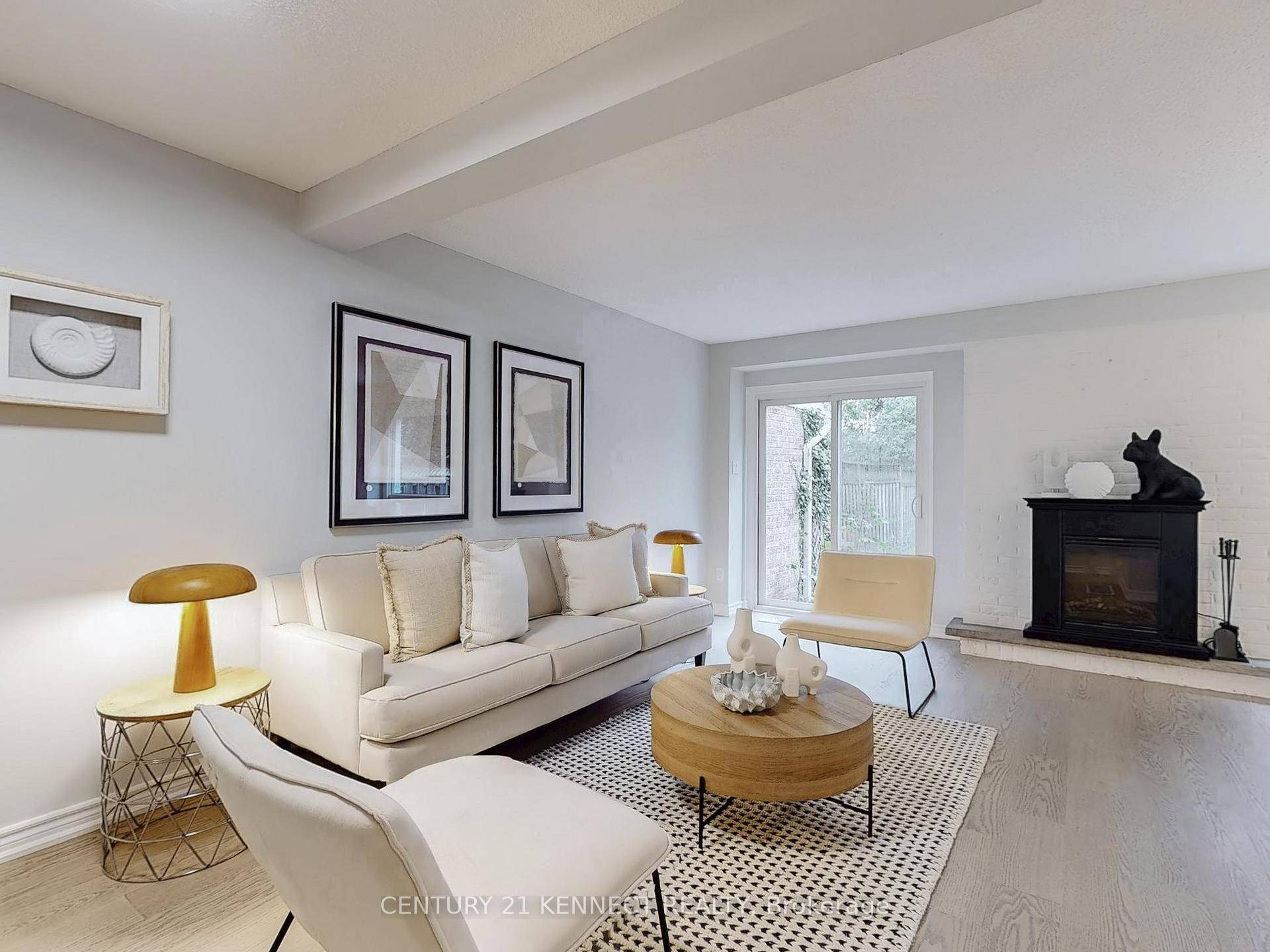 Newly RENOVATED 4 Bedroom Townhouse in Prime Unionville Top School Zone !
