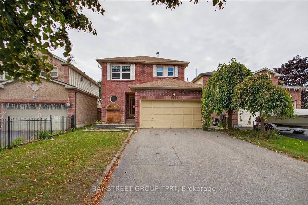 Welcome to most sought after location, a family friendly street in one of Pickerings most desirable neighborhoods.
