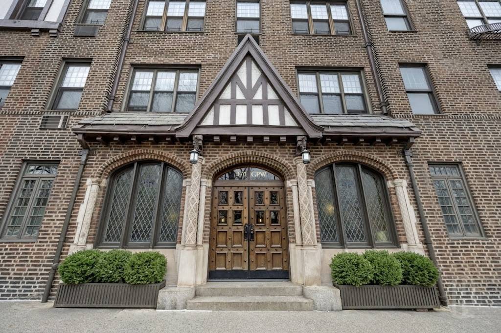 Designer Renovated Home On Central Park Main Highlights Fully gut renovated, owner designed co op home not your typical rental Spacious one bedroom Windows in every room High ceilings throughout ...