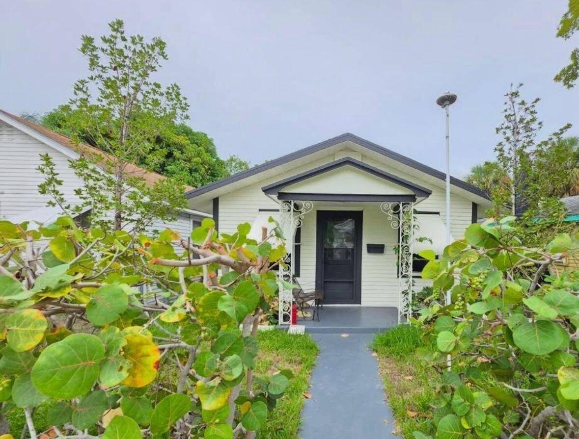 Perfect for Multi Generational Families, Corporate Relocation, or Executive Housing.