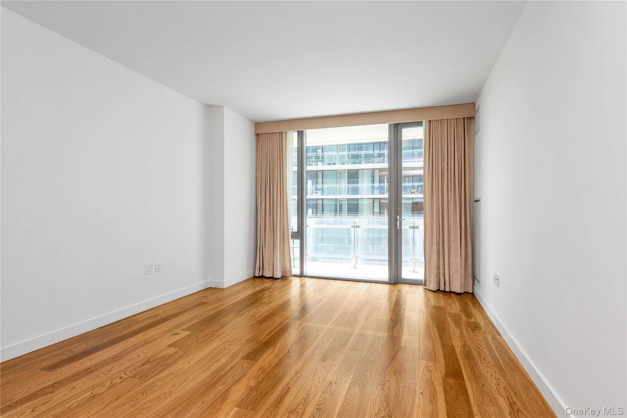 Welcome to the Grand Luxury Condominium part of Skyview Parc with full time doorman in the heart of Flushing.
