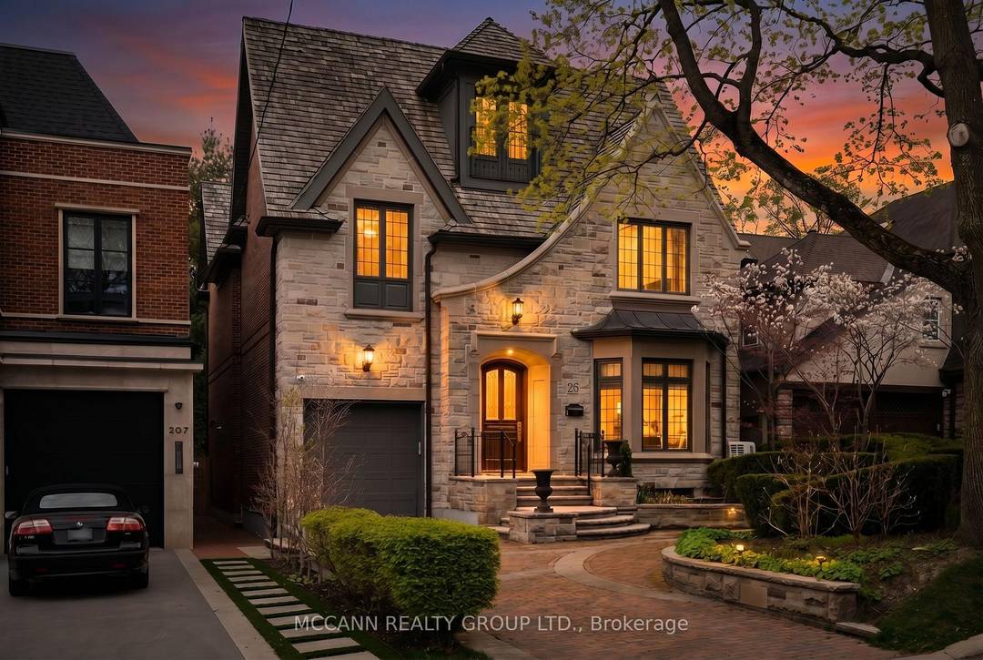 Architecturally distinguished and custom built, this exceptional Lorne Rose designed residence is ideally situated in the heart of Forest Hill.