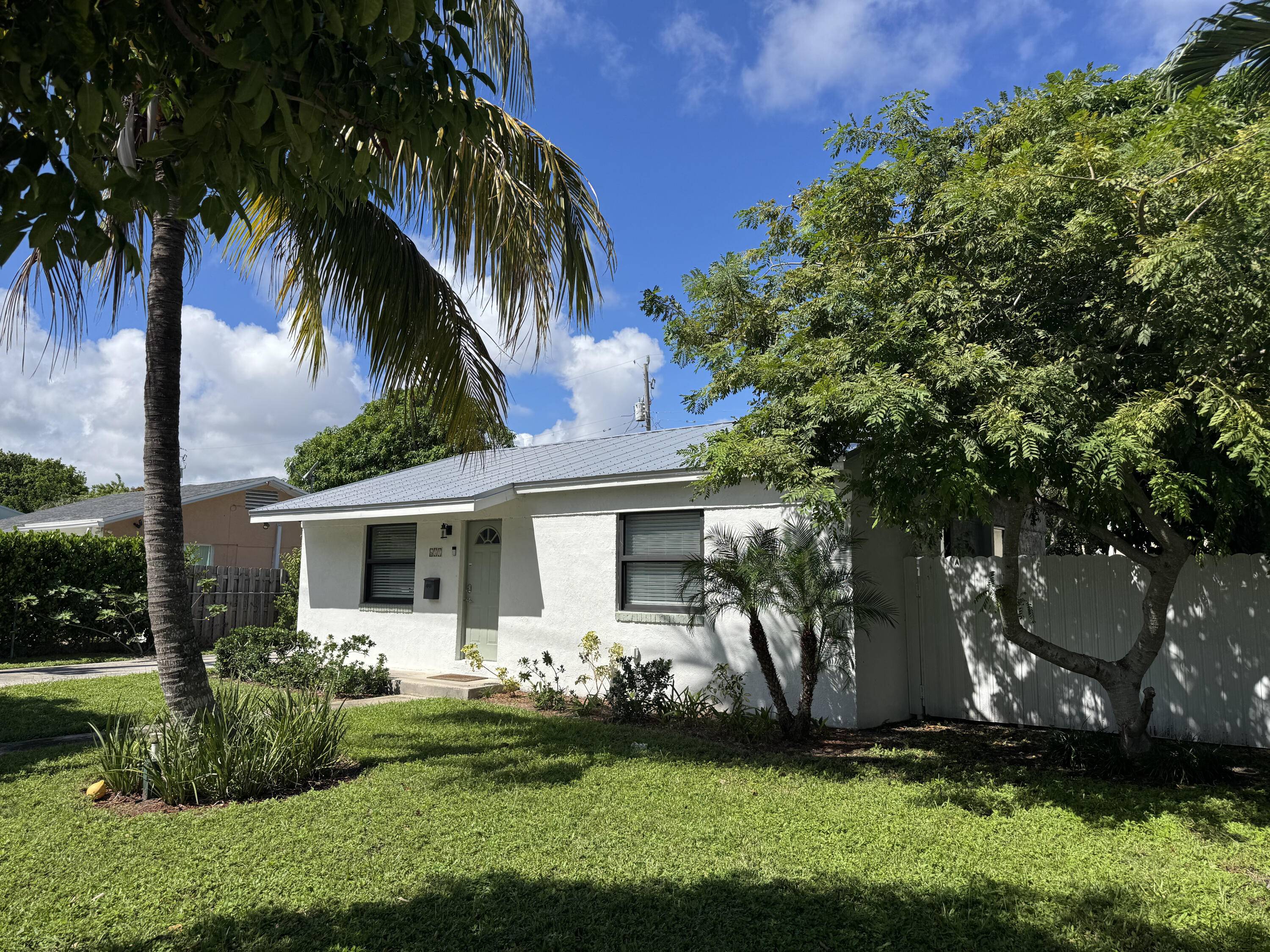 Discover 611 Monceaux Rd a fully renovated 3 bedroom 2 bathroom gem in one of West Palm's most desirable neighborhoods.