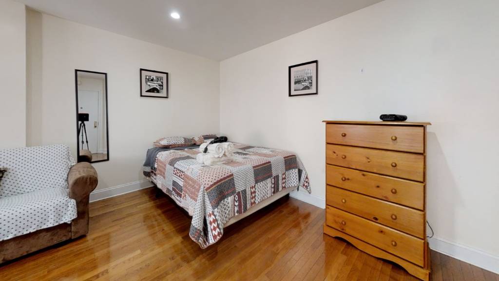 Fully furnished Studio in Midtown West all utilities are included in the price.