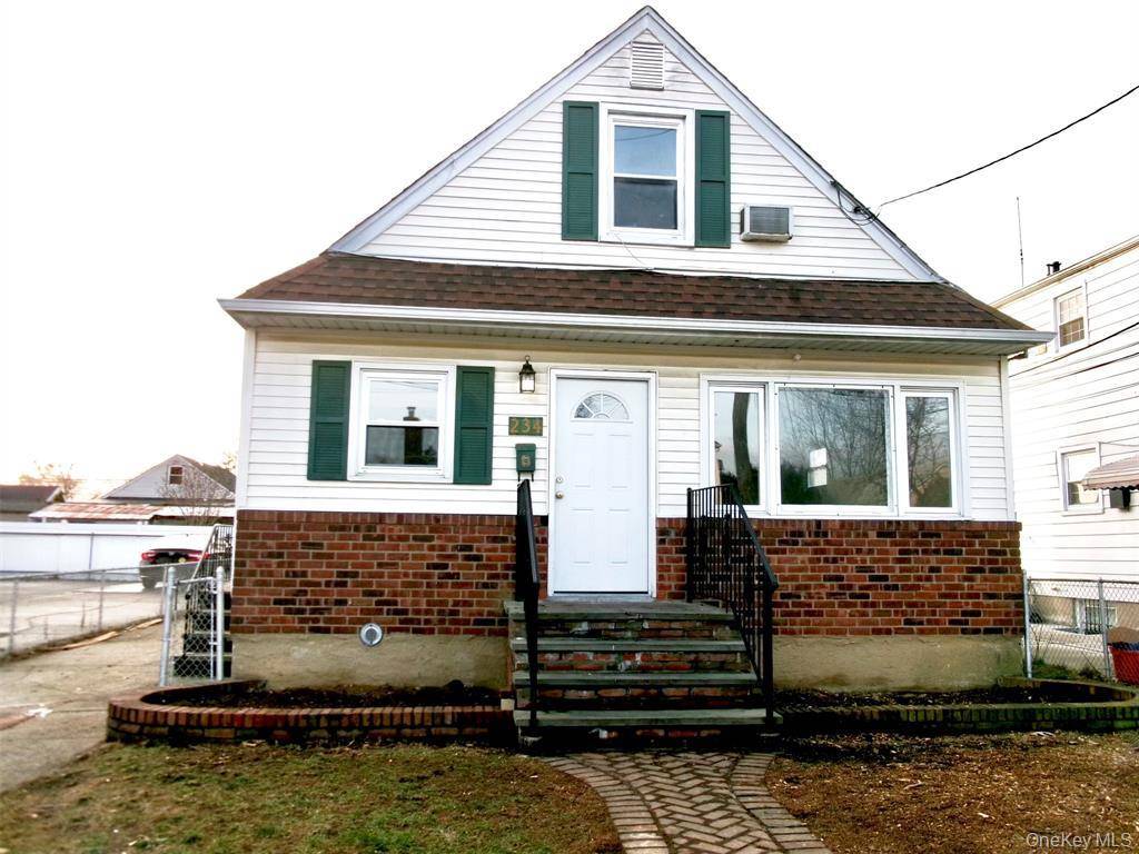 Welcome to this charming 4 bedroom residence, offering both comfort and privacy.