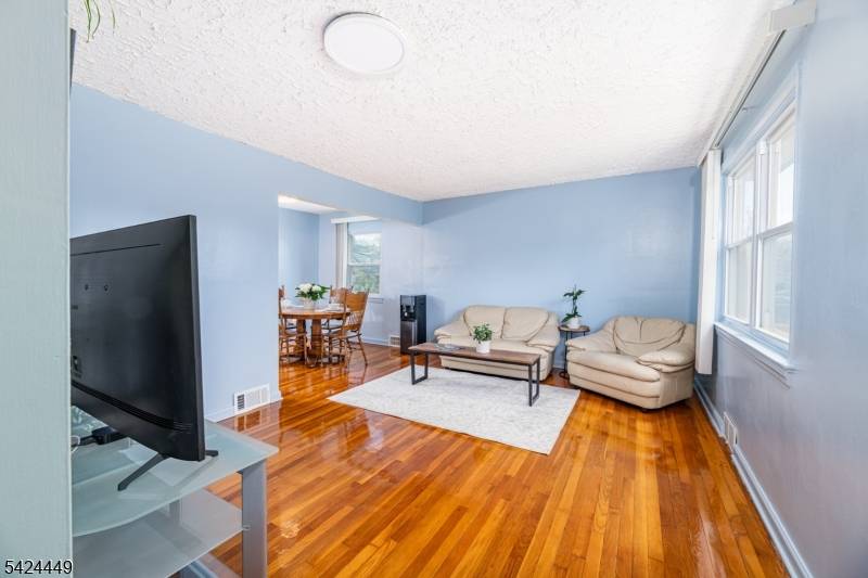 Move right in ! This beautifully maintained home in ideally located in Bergen County, near schools, shopping, NJ Transit, and just one block from Carlock Field, featuring a playground, turf ...