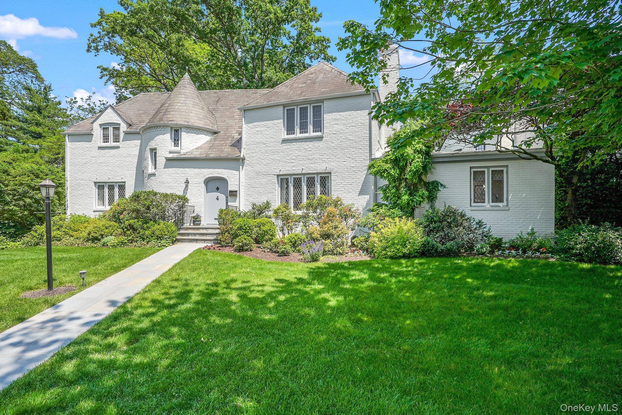 Discover the timeless allure of classic architecture, enriched with original details, in one of Larchmont s most sought after neighborhoods !
