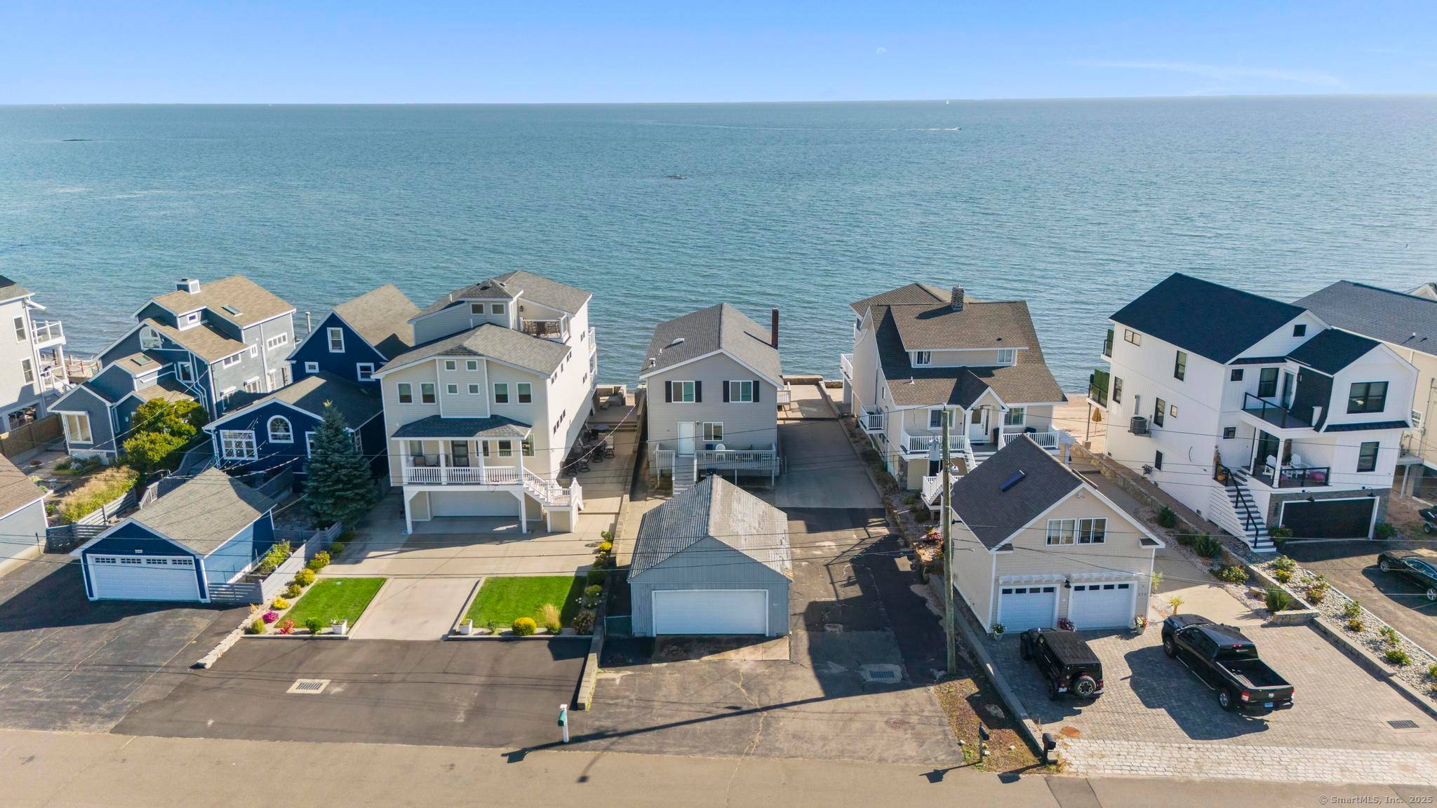 Looking for the perfect seaside retreat or a year round waterfront oasis ?