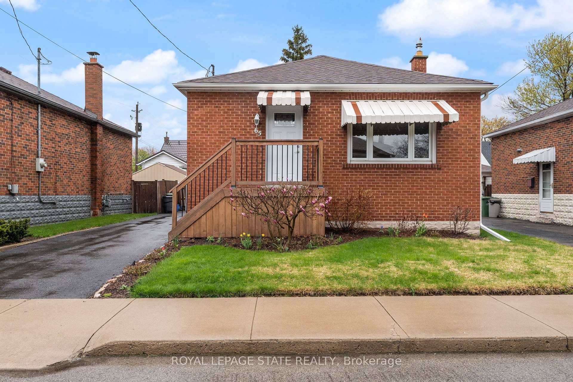 Fantastic 1 bedroom PLUS den for LEASE in a quiet, family friendly neighbourhood.