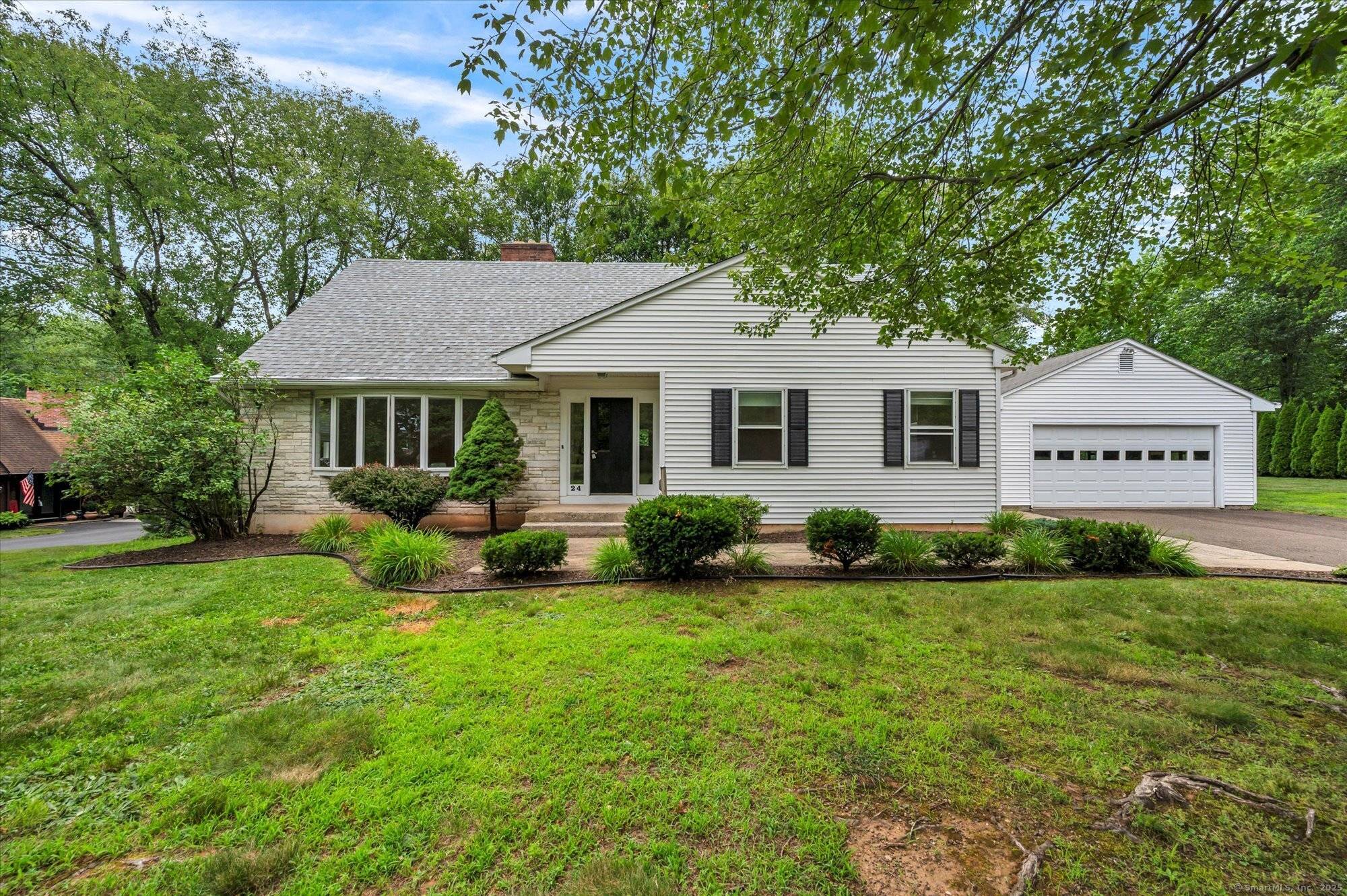Beautiful home in the Iron Gate Estates neighborhood !