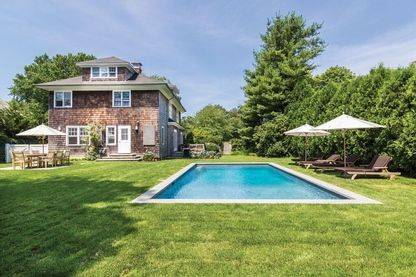 Historic East Hampton Getaway!
