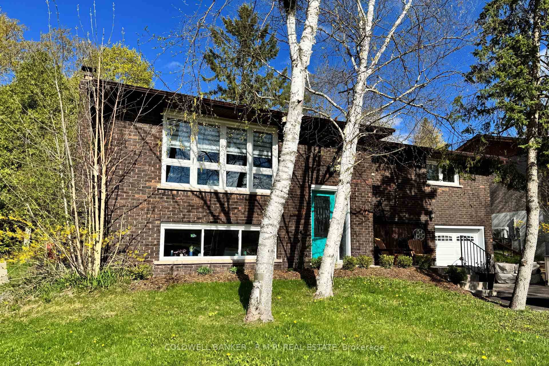 Beautifully Renovated 3 Bedroom Raised Solid Brick Bungalow in a Prime Uxbridge Location.