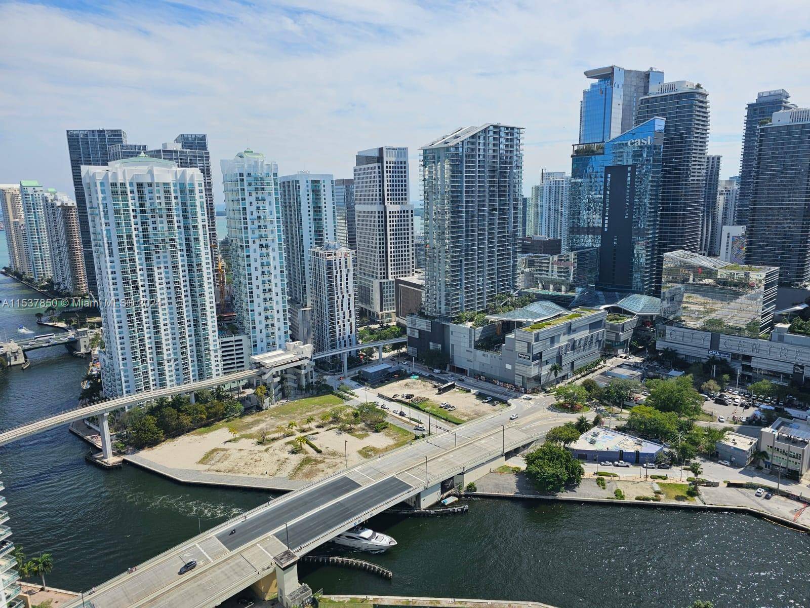 Property for rent in pristine condition and the most desirable area of Miami, call to schedule your showing today