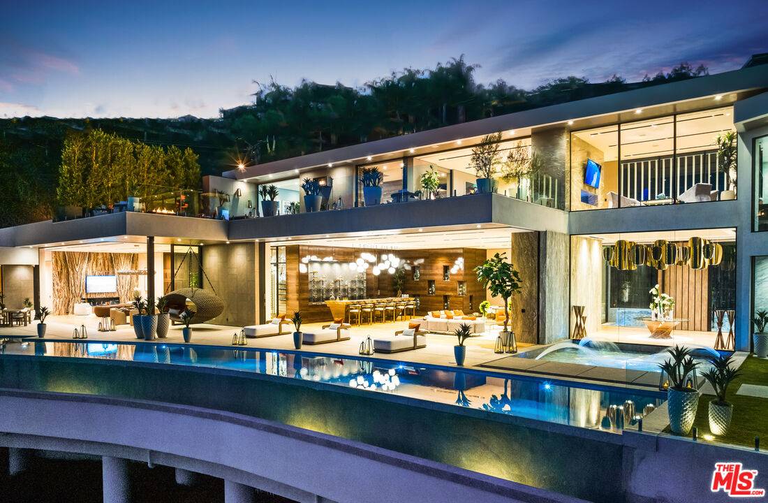 9330   Flicker Way 9BR Sunset Strip La