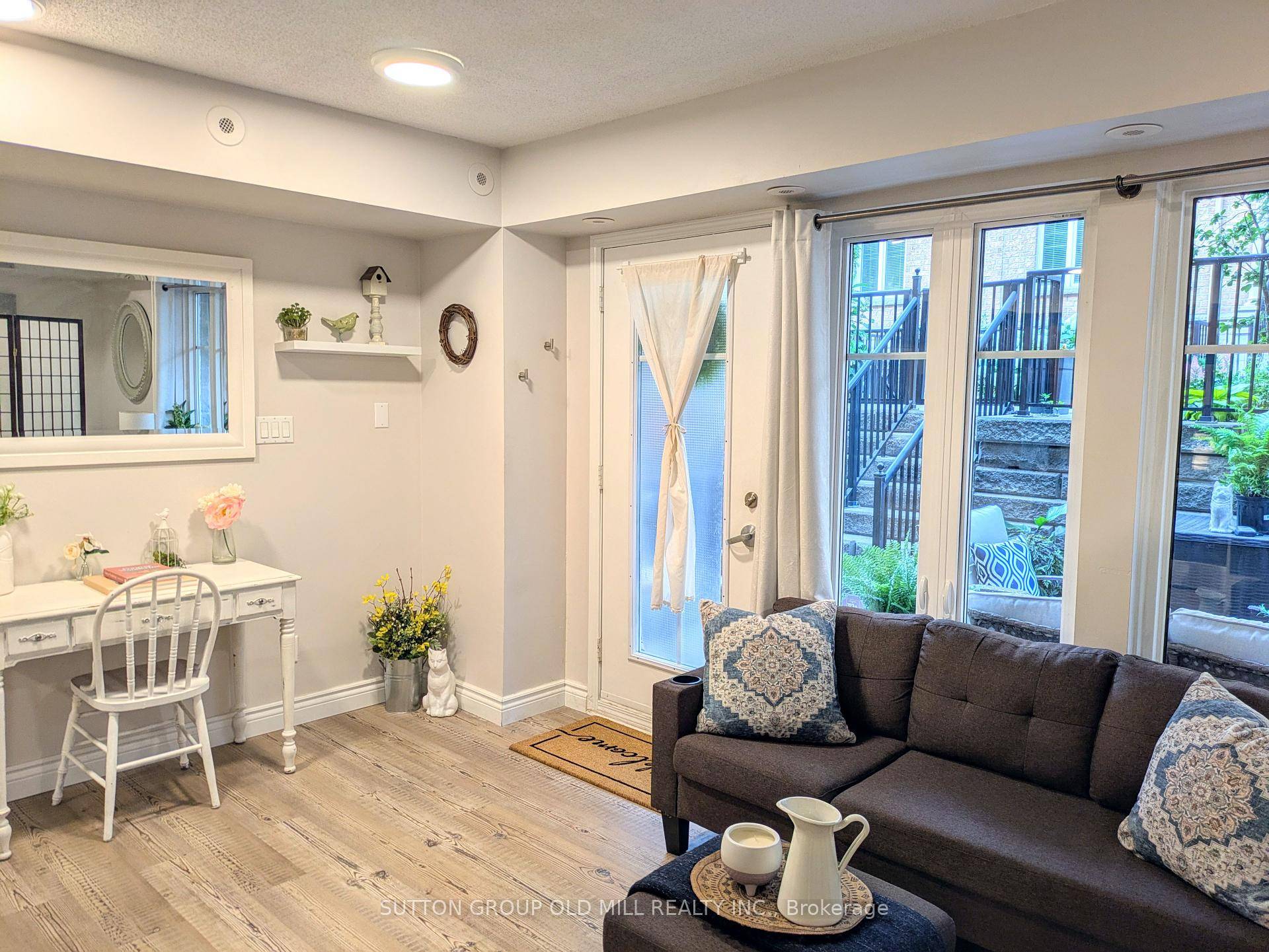 Welcome to your new modern studio oasis in the heart of Liberty Village !