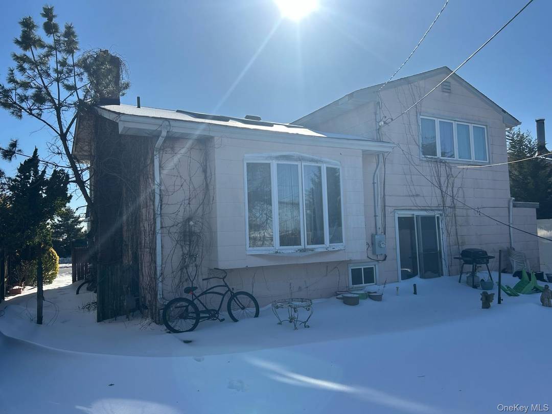 Welcome to Lido Beach living at its finest.