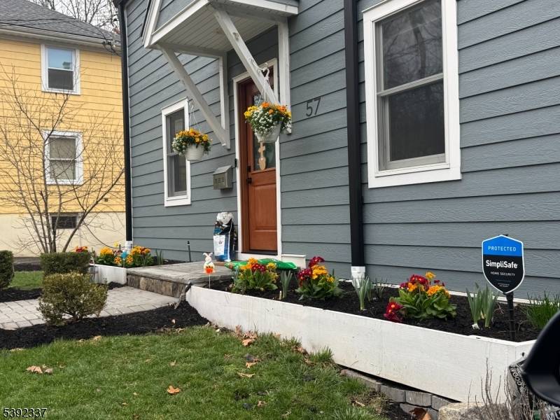 LUXURY HOME FOR RENT ! Welcome to this beautifully renovated and thoughtfully cared for home !