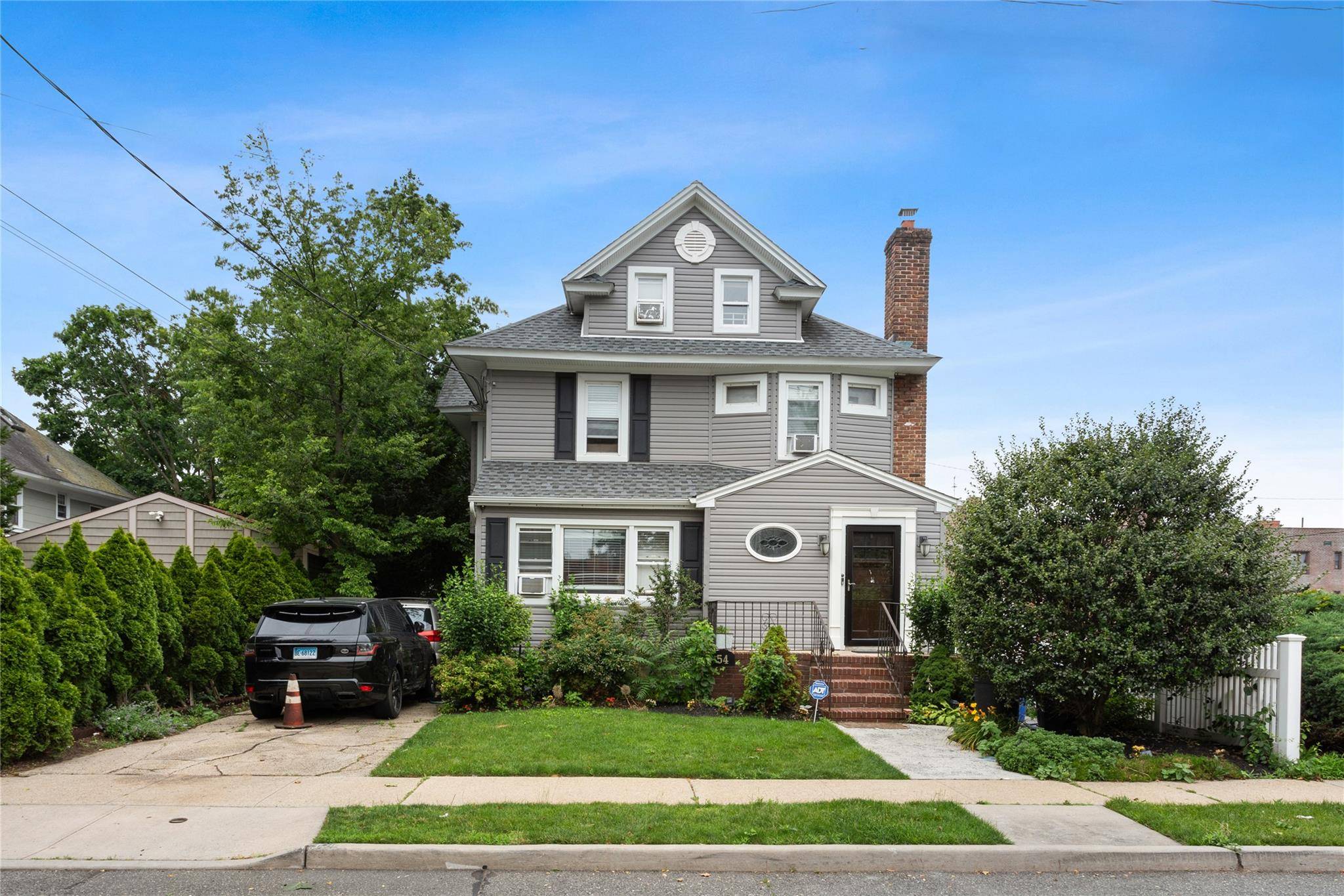 Welcome to 54 S Centre, this rare spacious 2 family by CO is located in the heart of Rockville Centre, a Short distance from downtown Rockville Centre.